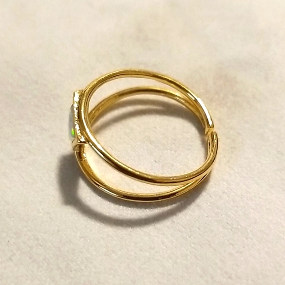 Last one! Double Band Opal Triangle Ring - Picture 4 of 5